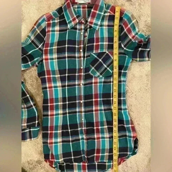 Women’s Plaid Maurice’s Button-Down - Picture 5 of 6